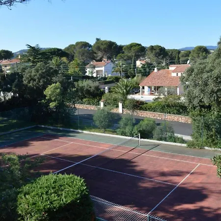 Avec Piscine, Tennis Et Parking A 400m De La - 4 Couchages, Saint-aygulf - Fr-1-226a-89 * Saint Aygulf